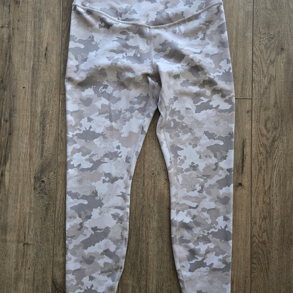 lululemon Athletica Gray Camouflage Leggings